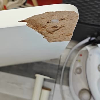 Canisa Concept Sehpada Oluşan Çatlak