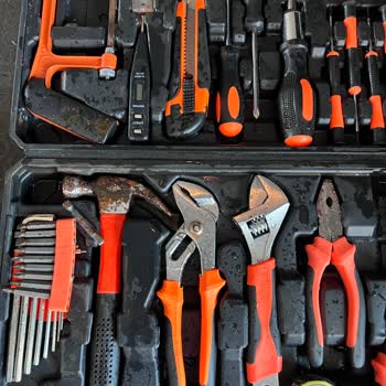 Moonshop Hırdavat İçi Su Dolu Paslı Ürünler