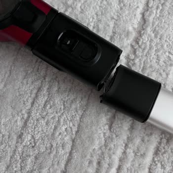 PHILIPS Ev Aletleri Philips SpeedPro Dikey Süpürgem Evi Süpürürken Kırıldı