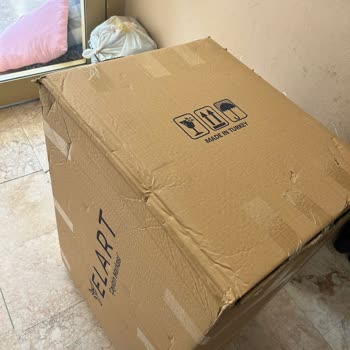 Yurtiçi Kargo Kuryesinin Davranışı Çok Kötü