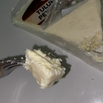 Peysan Tulum Peyniri İçinden Kıl Çıktı