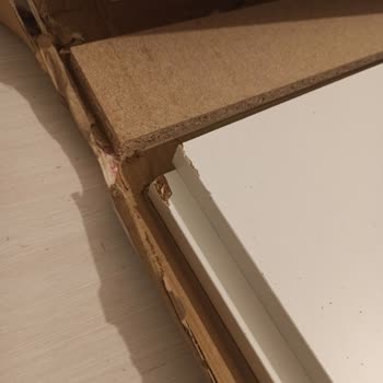 Sürat Kargo Çalışına Mobilya'mı Taşımamış Zımpara Yapmış.