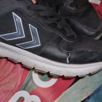 Hummel Ayakkabı 5 Ayda Kullanılmaz Hale Geldi