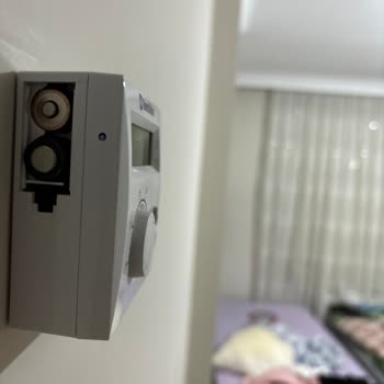 DemirDöküm Rf-6001 Termostat Pil Kapağı Kırıldı.