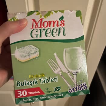 Yeşil Anne Mom's Green Hayal Kırıklığı İçerir