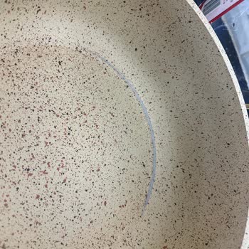 Bonera Tencerenin Kısa Süre Kullanımda İç Yüzeyi Kabardı