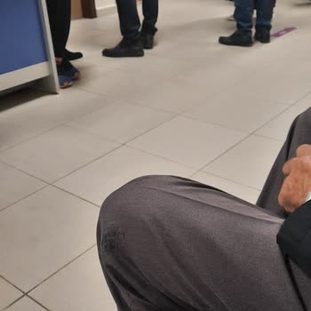 Kartal Dr. Lütfi Kırdar Şehir Hastanesi Doktorların İlgisiz ve Yavaşlığı