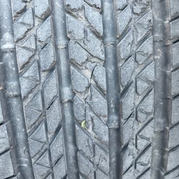 Bridgestone Dueler Lastikler 2 Ayda Parçalandı.