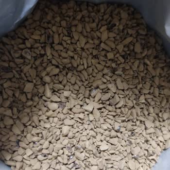 Nestle Nescafe Gold İçinde Siyah Parçacıklar