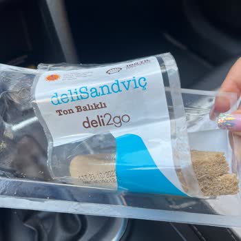 Shell Üçgen Sandviçlerinin İçerisinden Saç Çıktı