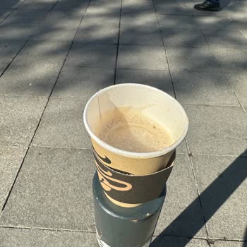 Tchibo Orta Boy Bardağa Küçük Boy Latte