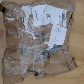 Pull And Bear Firması Ve Çalıştığı Bir Günde Kargo Adlı Şirket