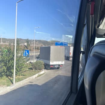 Zümrüt Turizm Otobüs Arızası İçin İki Saat Yolda Kaldık!