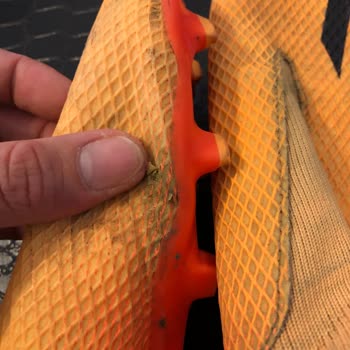 Adidas Kramponların Kısa Sürede Patlaması