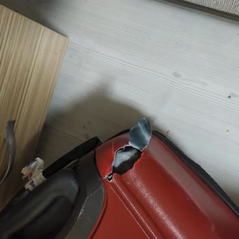Twitter Valizim Firmanın Dikkatsizliği Yüzünden Bagajda Kırıldı