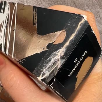 Sephora Kullanılmış, Paketi Yırtık Eski Ürün Gönderildi. Ürün Çok Pahalı