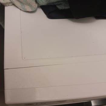 LG Çamaşır Makinesi Çok Aşırı Gurultulu Ve İyi Yıkamıyor.