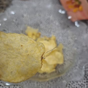 Lays Cipsimin İçinden Anlayamadığım Bir Şey Çıktı