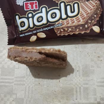 Eti Gıda Eti Bidolu Gofret Bir Parçası Isırılmış