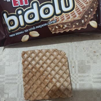 Eti Gıda Eti Bidolu Gofret Bir Parçası Isırılmış