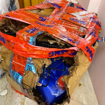 MNG Kargo Demre Şubesinin Habersiz Olarak Hasarlı Kargo Teslimatı