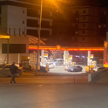 Shell Personeli Gece 23.43 De Gelecek Zamdan Dolayı Benzin Vermiyor!