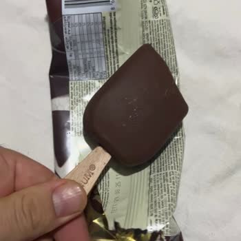 Yarım Paketlenen Magnum Dondurma