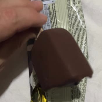Yarım Paketlenen Magnum Dondurma