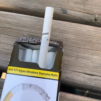 Parliament Sigara Paketinin İçinden Hatalı Basım Çıktı