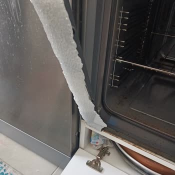 Vinola Ankastre Fırın Ön Anlamsız Bir Şekilde Kırıldı