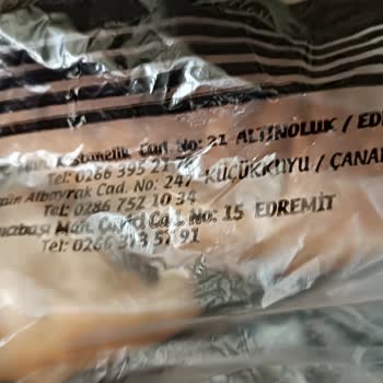 Öz Karadeniz Unlu Mamulleri (Edremit) Ekmeğin İçinden Böcek Çıkması