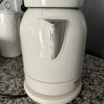 Korkmaz Mutfak Eşyaları Üründe Oluşan Boya Atmaları Nedeniyle Yaşadığımız Mağduriyetin Çözülmesini Rica Ediyorum.