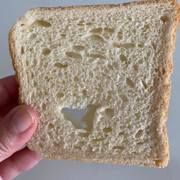 Uno Tost Ekmeği İle Tost Yapmak Mümkün Değil Kocaman Boşluklar Var!