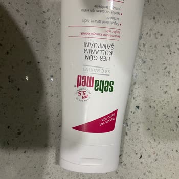 Hair Fall and Itching Increased with Sebamed Dry Shampoo