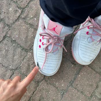 Nike Dikiş Hatası Yırtık