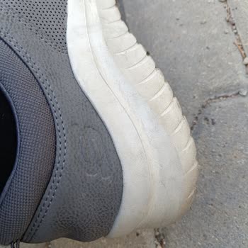 Skechers Ayakkabı Yüzeyinde Çatlamalar Meydana Geldi