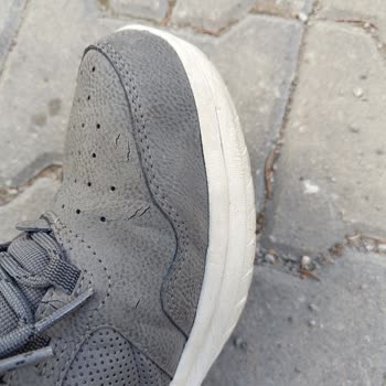 Skechers Ayakkabı Yüzeyinde Çatlamalar Meydana Geldi