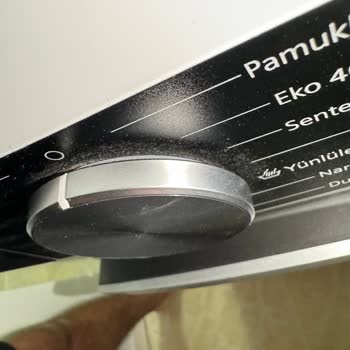 Sine Ticaret Siemens Ten Sıfır Aldığım Çamaşır Makinesi Teşhir Olarak Geldi.