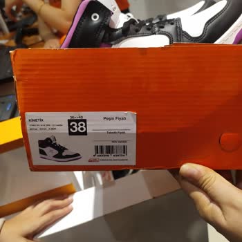 FLO Ayakkabı FLO İnternet Sitesi Numaraları Farklı Ayakkabı Gönderiyor