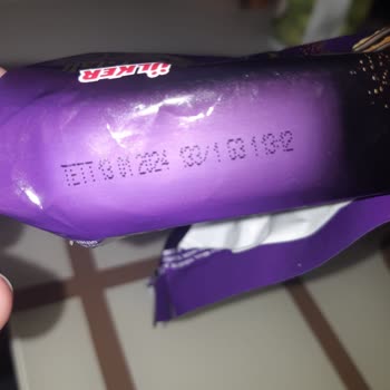 Ülker Ekstra Çikolatalı Gofret Beyazlamış Acımış