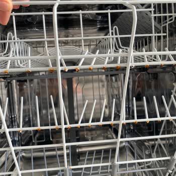 Arçelik Marka Bulaşık Makinesi Alt Sepeti 1 Yıl Dolmadan Paslandı.