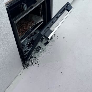 Uğur Fırın İç Camı Çalışır Vaziyetteyken Patladı!