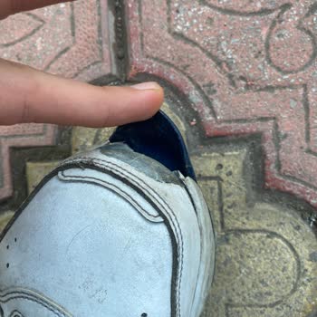 Nike Yırtıklar Ve Açılmalar