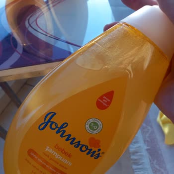 Johnsons Baby Bebek Şampuanı Bozuk, Rengi Bulanık, Göz Yakıyor,