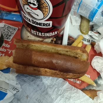 Usta Dönerci'de İlgisiz Personel