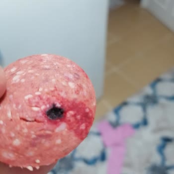 Emin Et Aldığım Sucukta Enteresan Madde Çıktı!