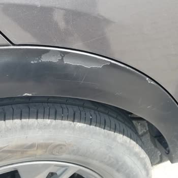 Öztek Otomotiv Peugeot 2008'de Davlumbaz Boyası Sorunu