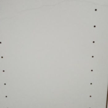 IKEA Kitaplık Çatlak Çıkan Parça...