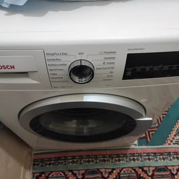 Bosch Çamaşır Makinesi Elbiseleri Çiğniyor.