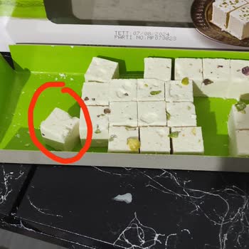 Uzungil Saray Helvası Yabancı Cisim Kıl Çıktı.